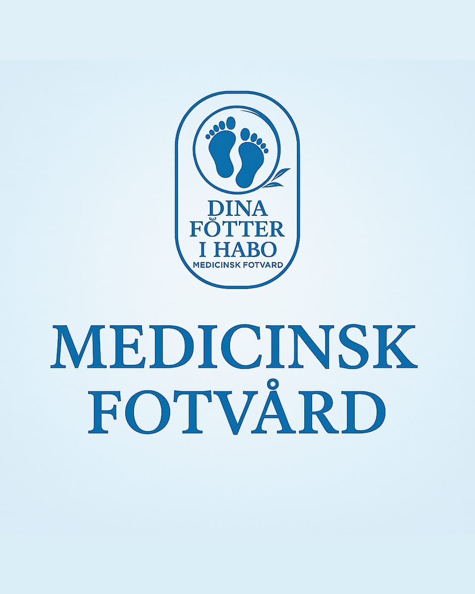 Terapeut som ger en avslappnande massage till en liggande kund
